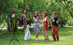 男受被吊起来用震蛋折磨